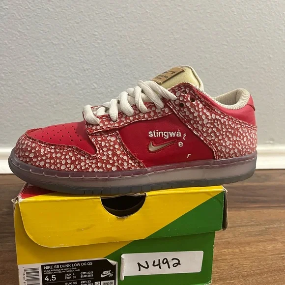 Nike stingwater dunksRed and White Patterned Sneakers Sz 4.5 men 6 women
